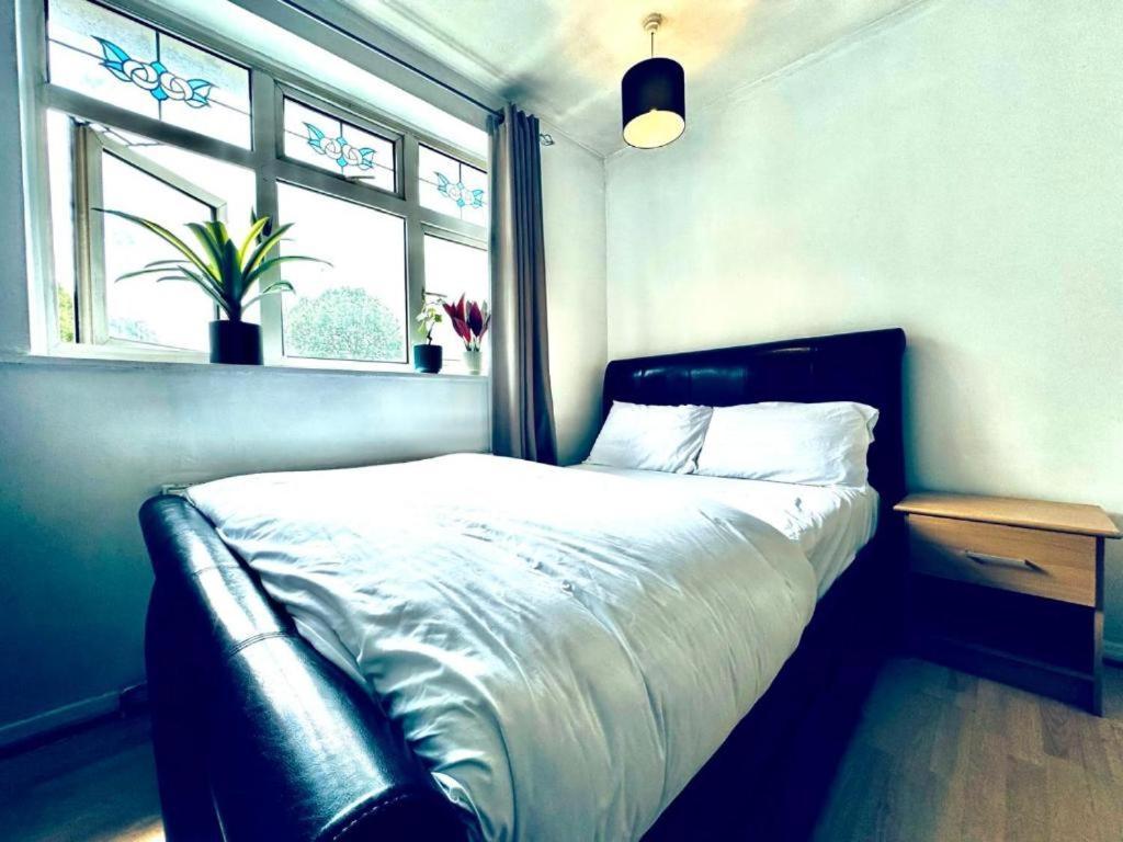 Whitechapel Lindley House R2 Hotel London Bagian luar foto