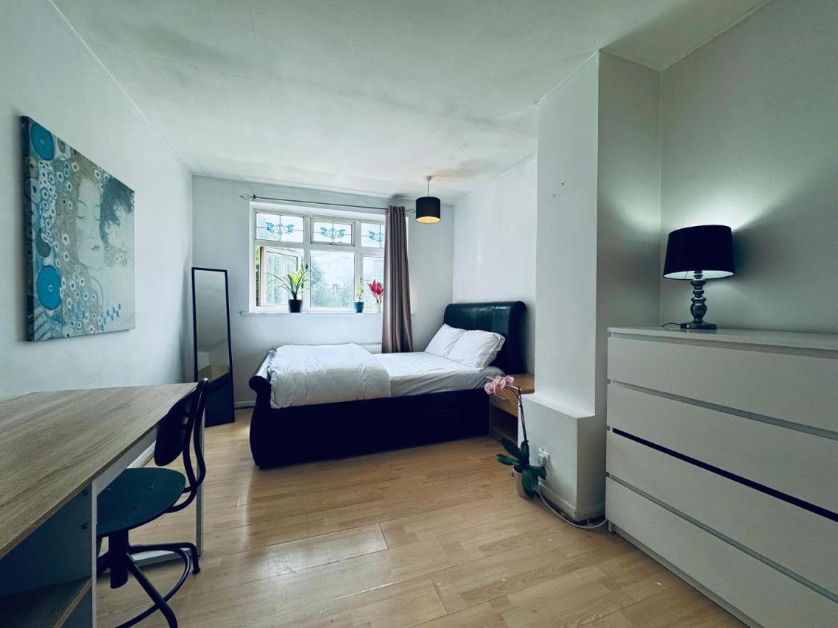 Whitechapel Lindley House R2 Hotel London Bagian luar foto
