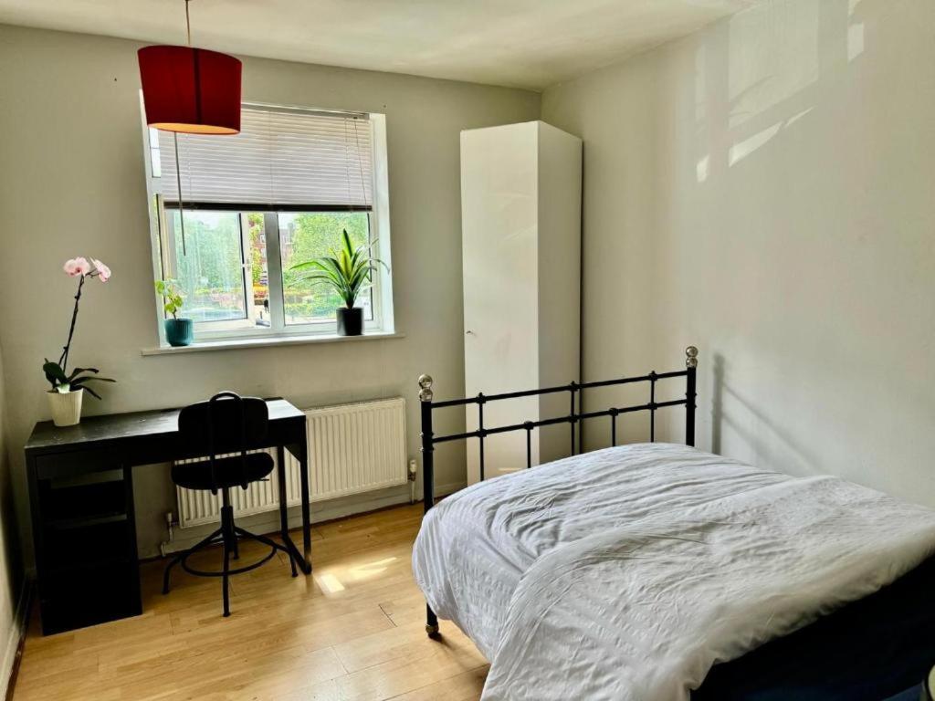 Whitechapel Lindley House R2 Hotel London Bagian luar foto