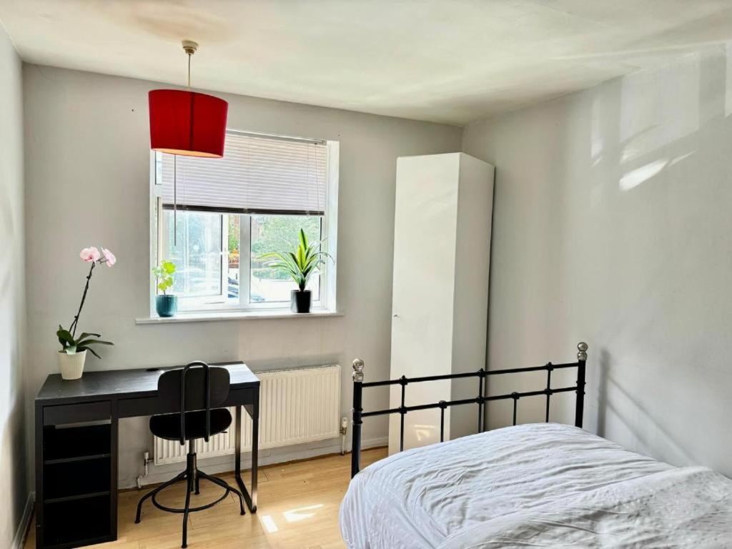Whitechapel Lindley House R2 Hotel London Bagian luar foto
