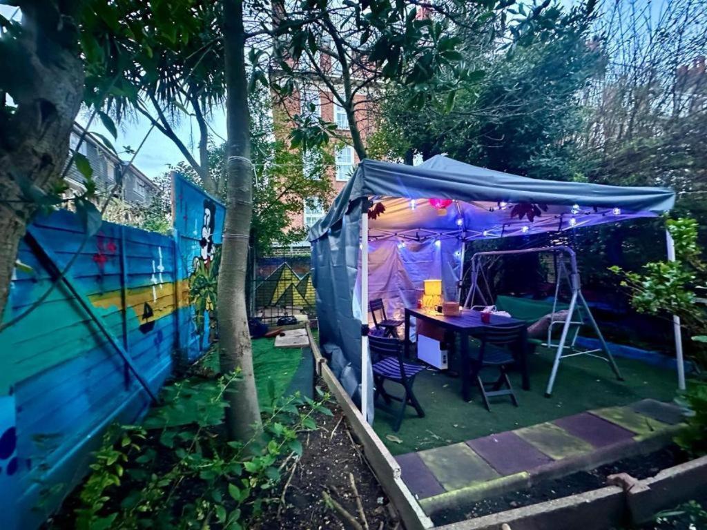 Whitechapel Lindley House R2 Hotel London Bagian luar foto