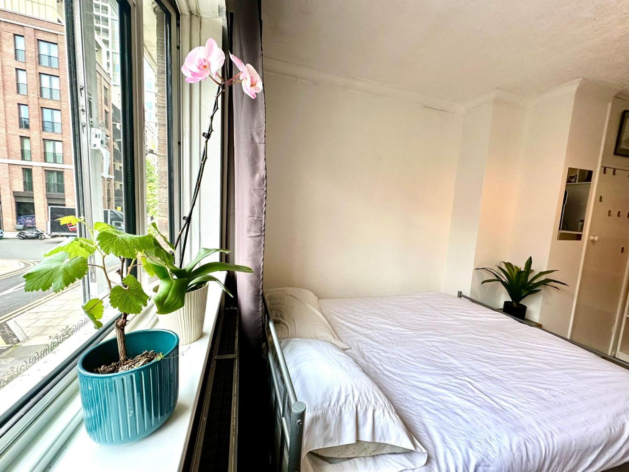Whitechapel Lindley House R2 Hotel London Bagian luar foto