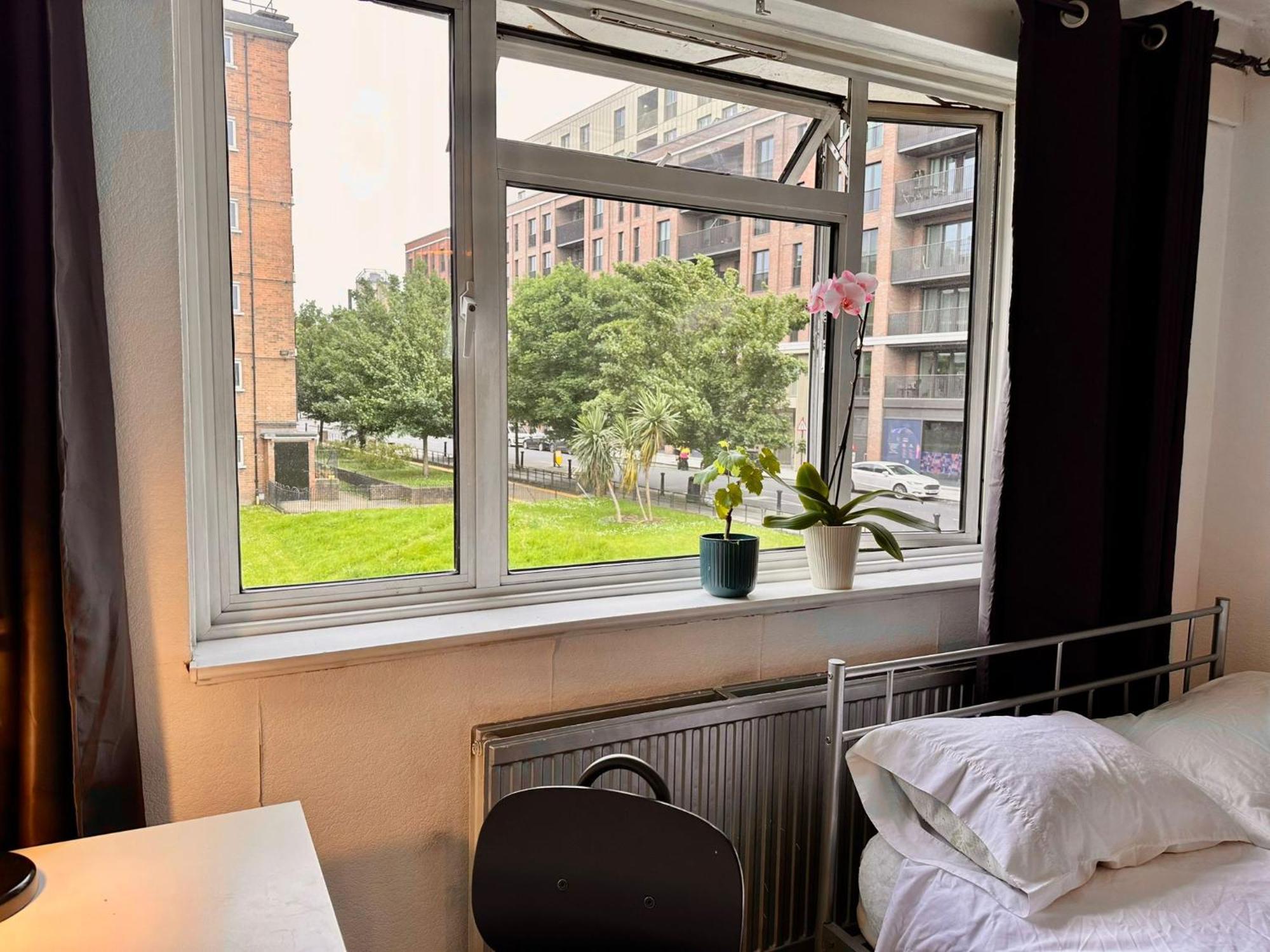 Whitechapel Lindley House R2 Hotel London Bagian luar foto